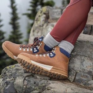 NWT Forsake Hiking boot